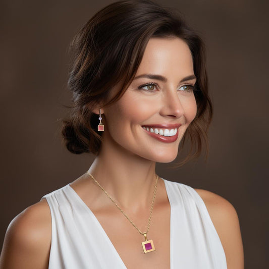 תליון זהב מרובע קלאסי משובץ ננו תנ"ך