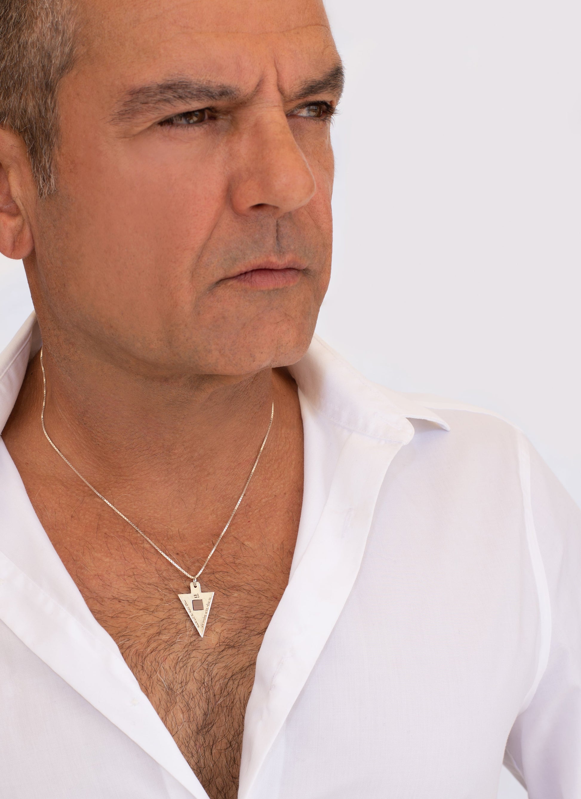 תליון כסף ג'רוזלם ננו תנ"ך משולש עם ציטוט מספר תהילים