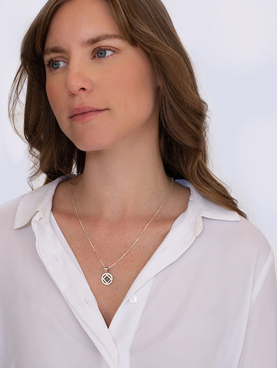 תליון חישוק וריבוע עם ג'רוזלם ננו תנ"ך