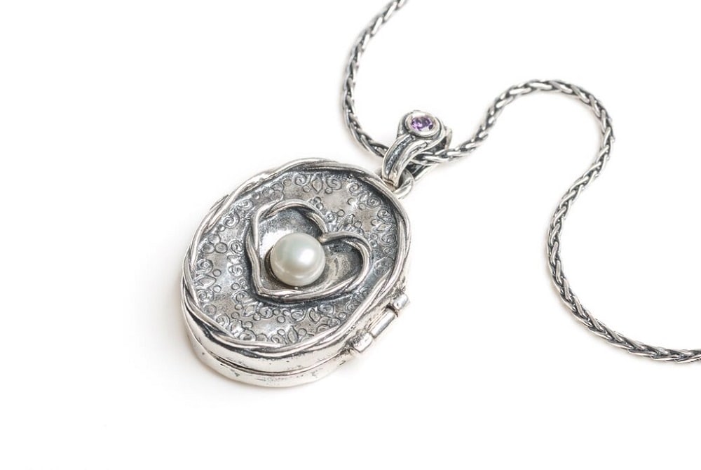 תליון locket משובץ פנינה עם שבב גרוזלם ננו תנ"ך